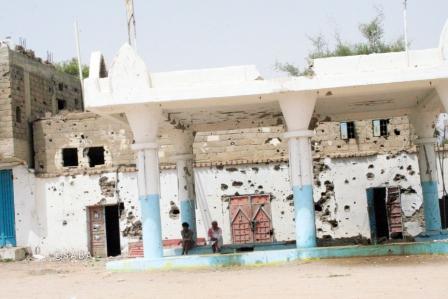 من آثار الدمار الذي يلحقه المتمردون بالمباني والمصالح العامة بصعدة